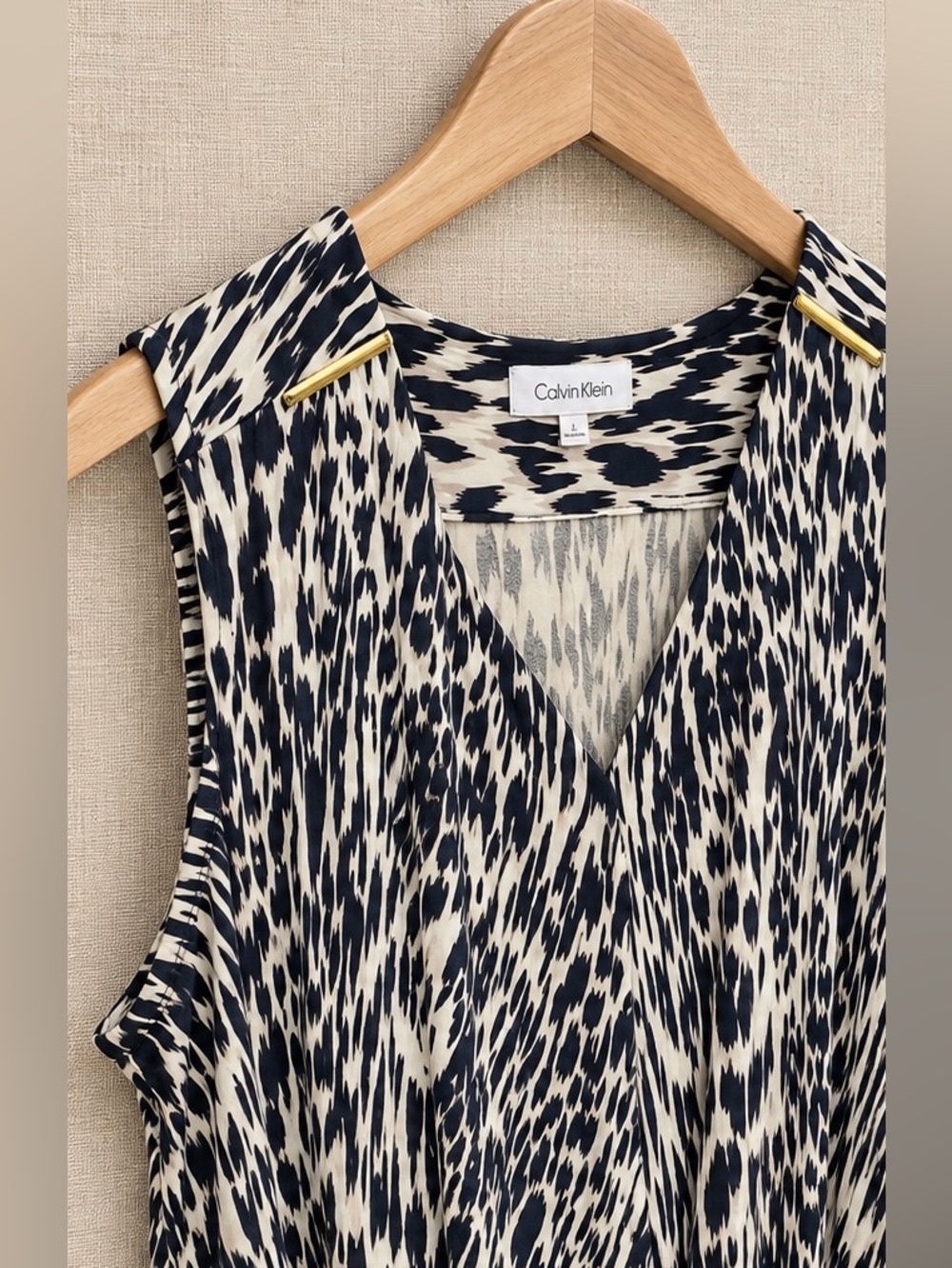 Calvin Klein L Abstract Animal Print Draped V-Neck Sleeveless Top - Picture 3 of 5